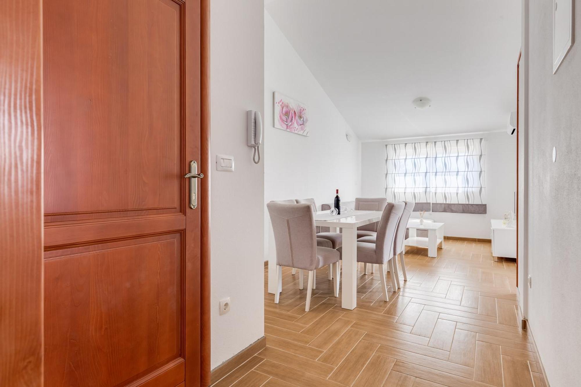 Apartmani Pocrnic Pakostane Exterior photo